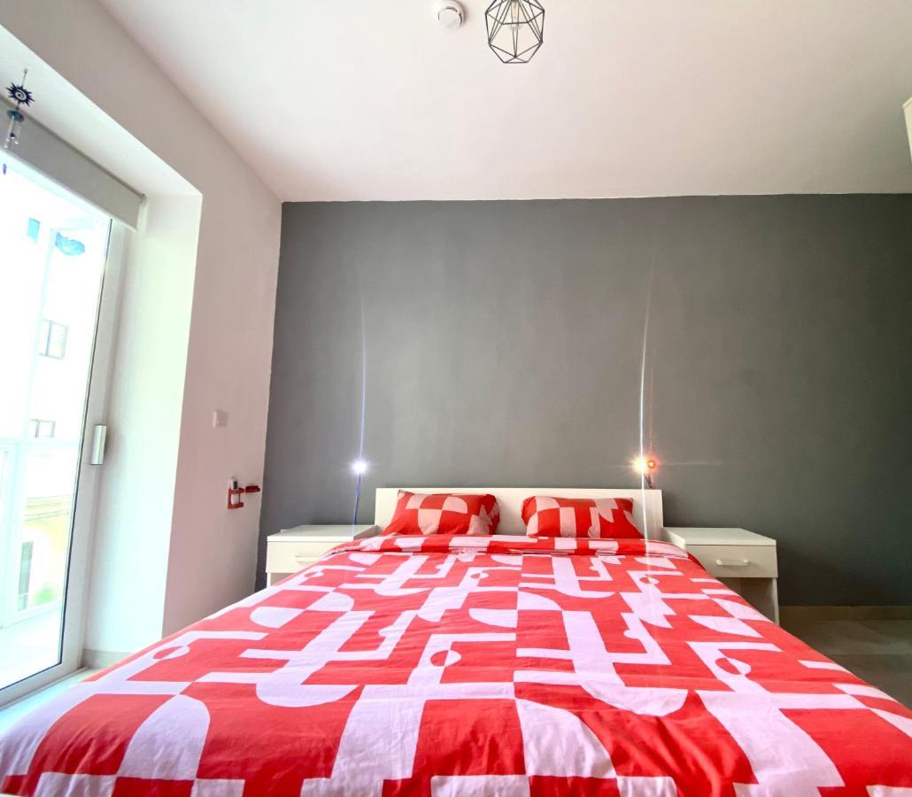 Central Private En-Suite With Balcony In Shared Residence Pieta Exterior photo